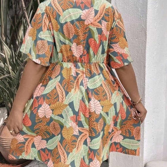 Tropical Print Plunge Dress - Picture 3 of 4